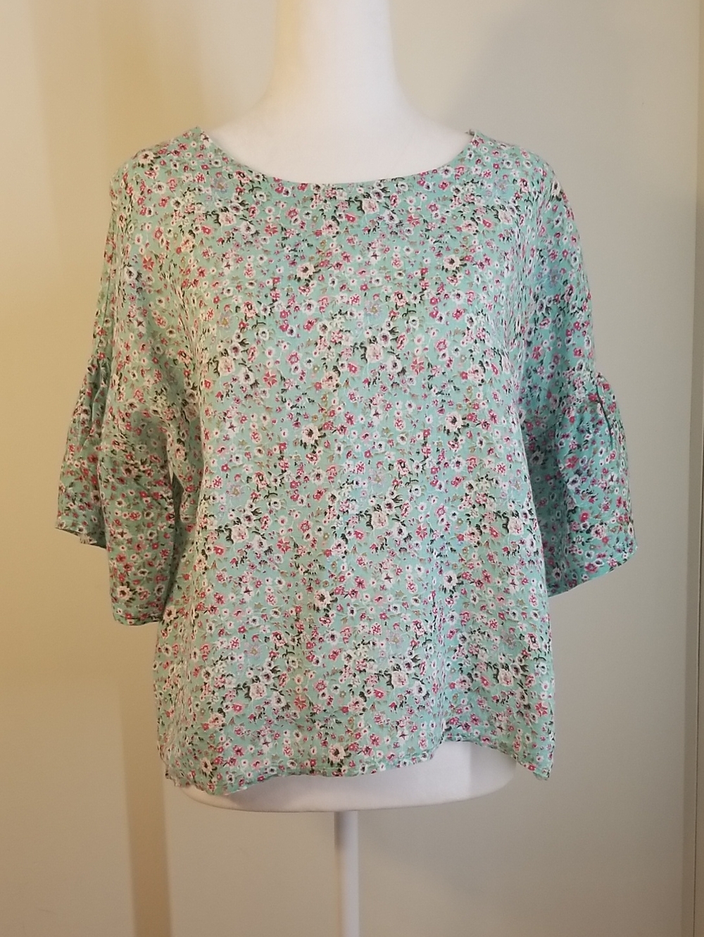 Viola Borghi Mint Floral Ruffle-Sleeve Top